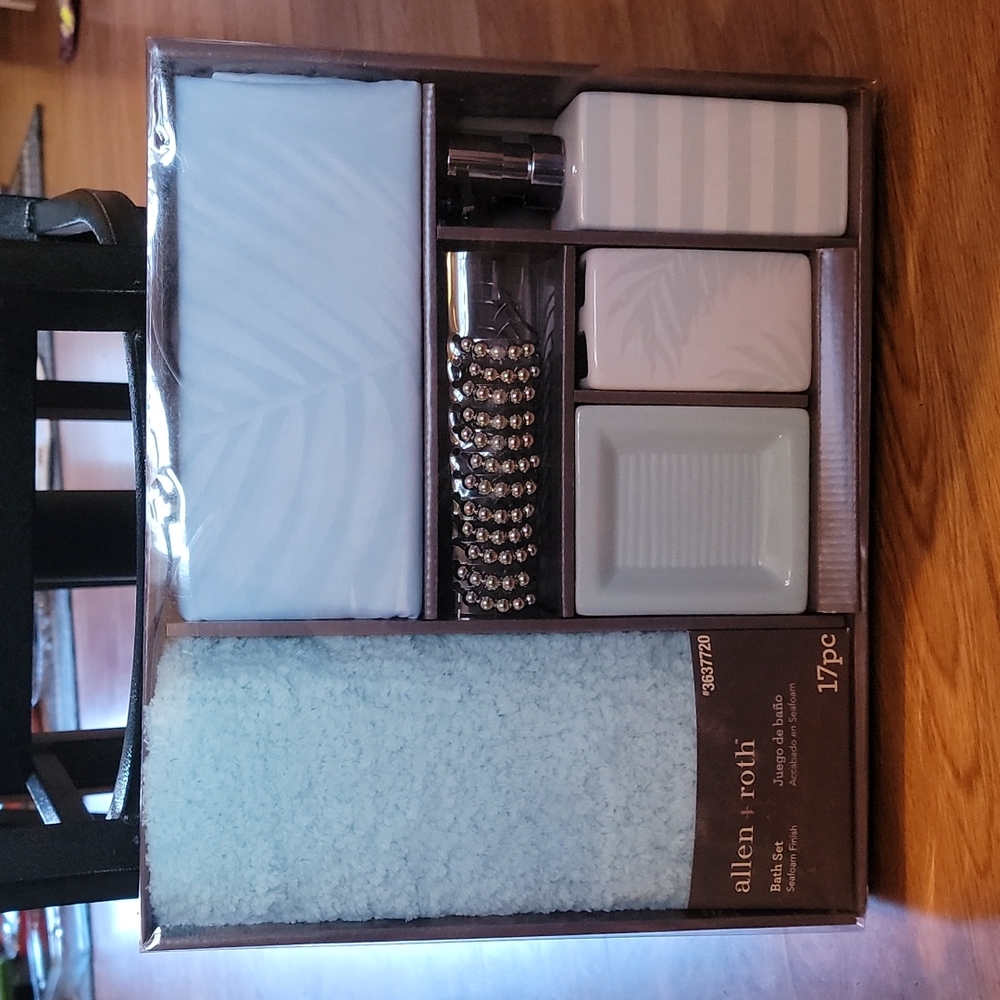 Allen & Roth Seafoam Bathroom Set